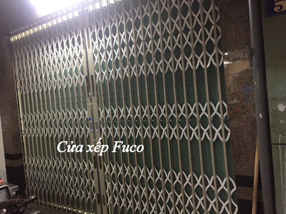 cửa sắt truyền thống, sơn tĩnh điện, kéo nhẹ như cửa Đài Loan